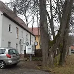 Gruener Baum Nuernberg Brunn